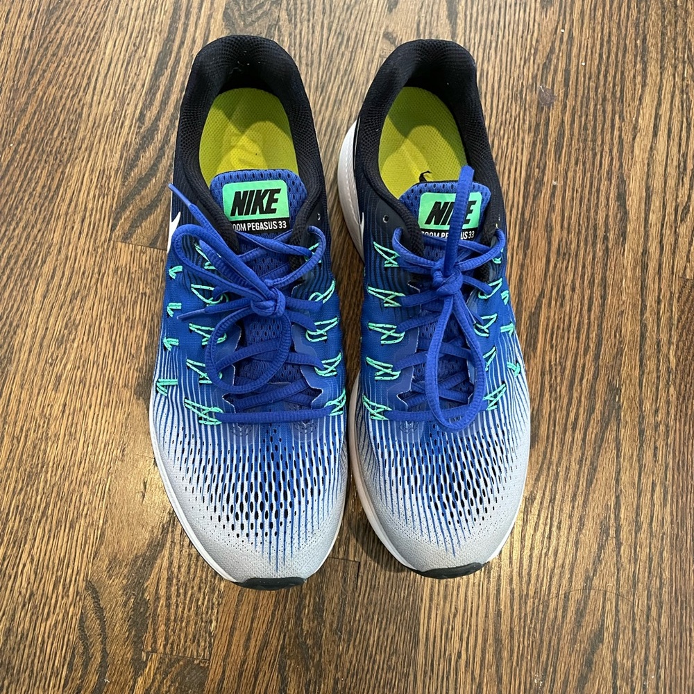 Nike Air Pegasus 33. Size 11. Excellent condition.
